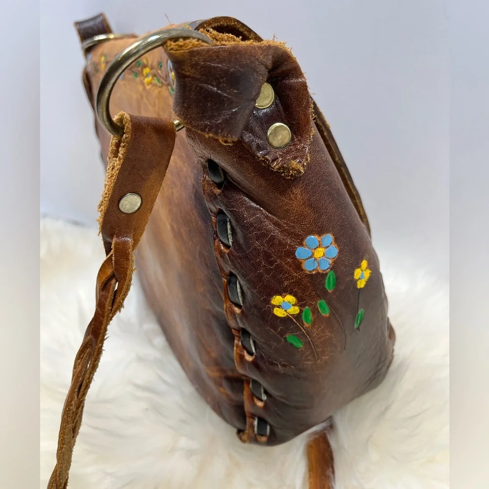Gift
Vintage RARE Authentic 1970 Hand painted Tooled Leather Crossbody - Picture 4 of 17